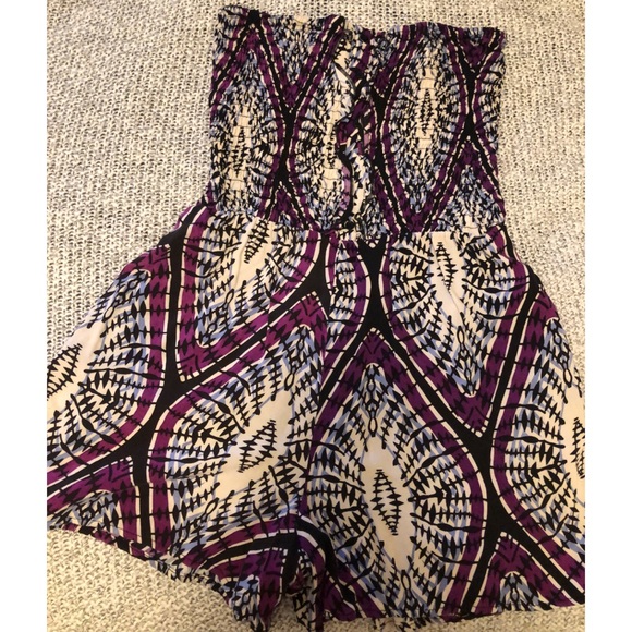 (SOLD) Romper - Picture 3 of 4